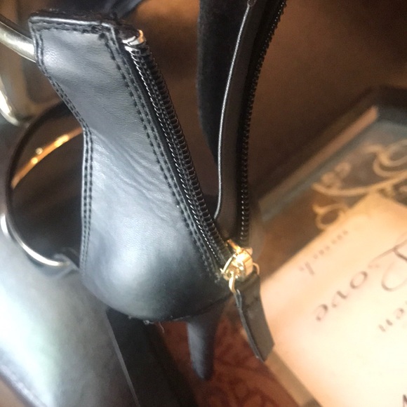 BeBe Sandals - Picture 4 of 5